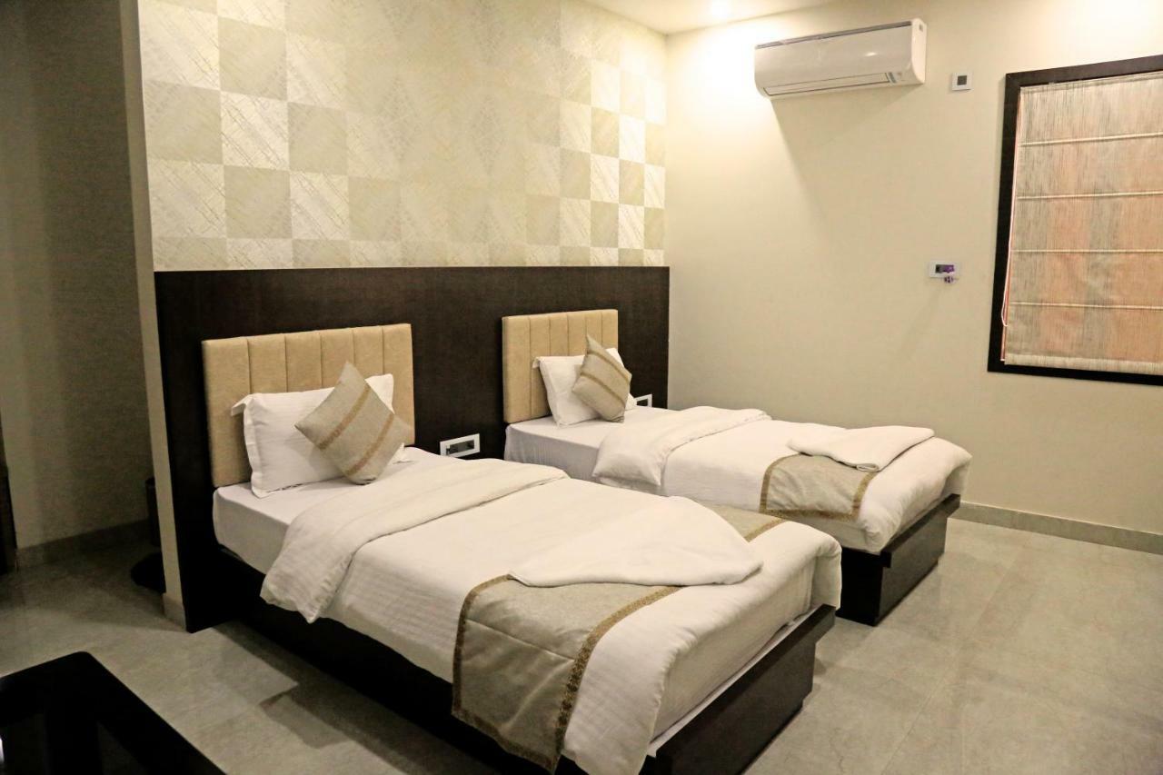 Vandana Residency Hotel Varanasi Exterior photo